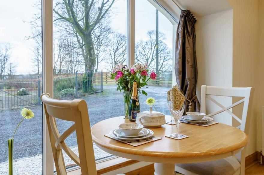 1 bedroom accommodation in Lochwinnoch, near Glasgow
