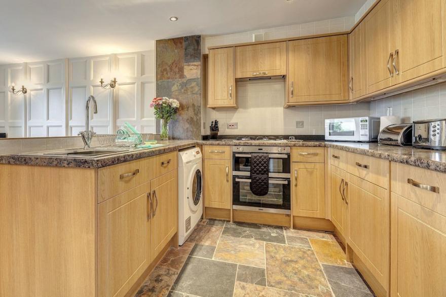 2 bedroom accommodation in Torquay