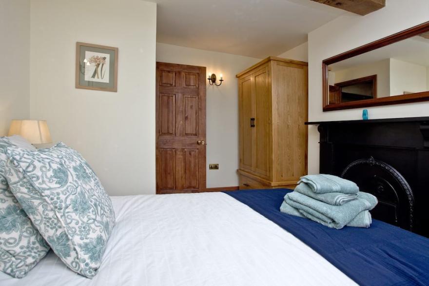 4 bedroom accommodation in Wootton