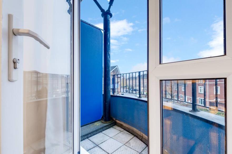 BIRMINGHAM !!2 Bed Modern Apartment!! FREE private parking  Netflix
