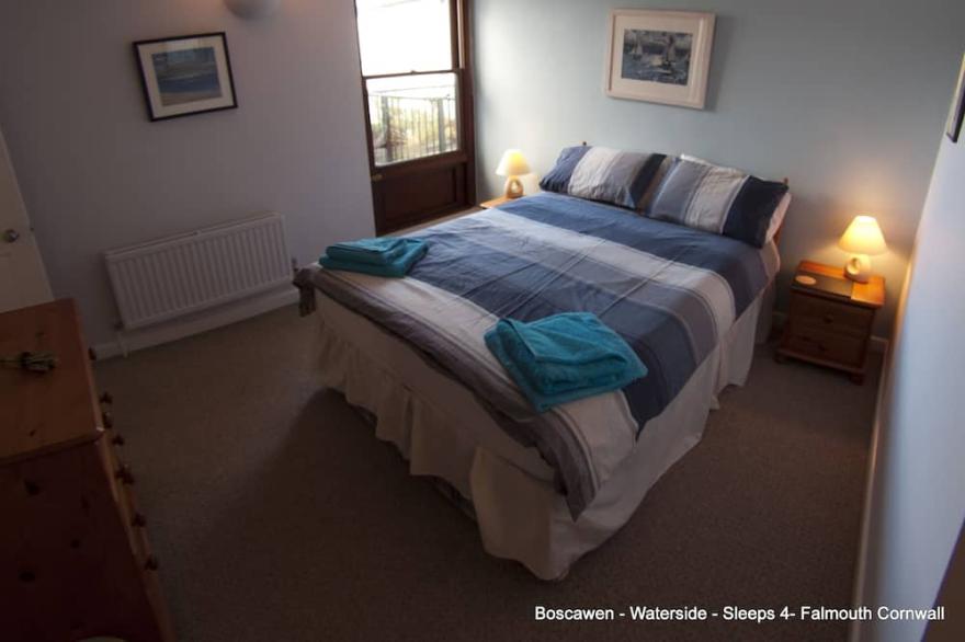 Luxury Apartment with sea views - 2 balconies - Sleeps 4 in Comfort - Falmouth