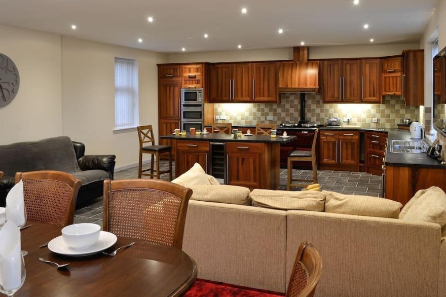 4 bedroom accommodation in Closeburn, near Thornhill