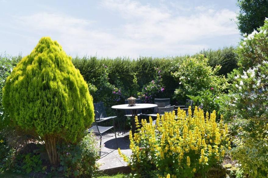 6 bedroom accommodation in Grange-over-Sands