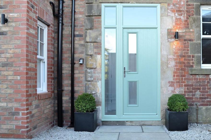 2 bedroom accommodation in Upper Poppleton, near York