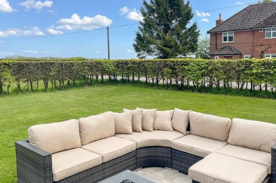 4 bedroom accommodation in Cottam, near Driffield