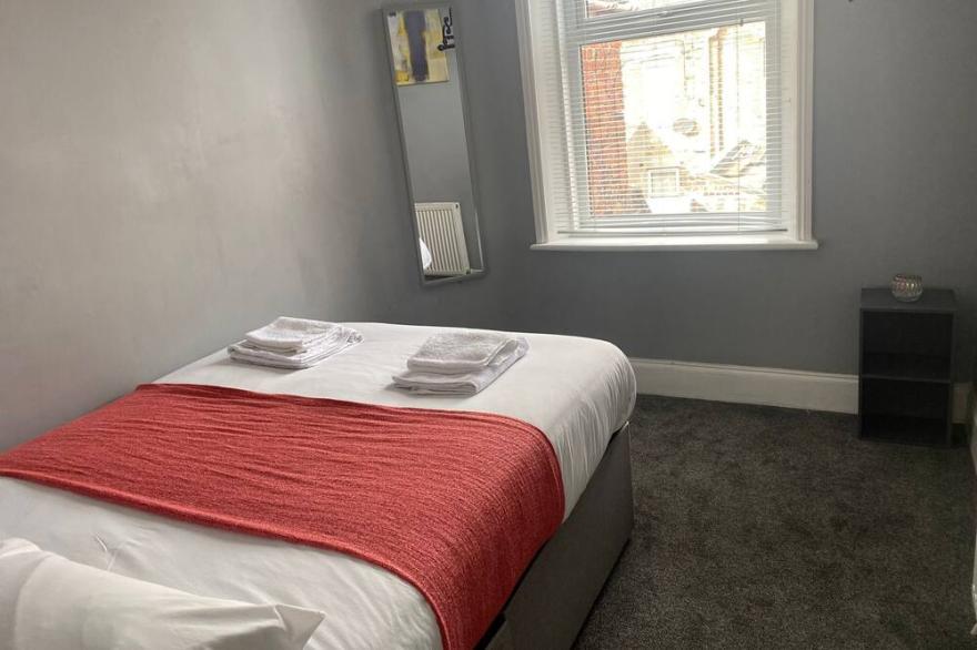 Alexander 2- Bed Apartment Tyneside