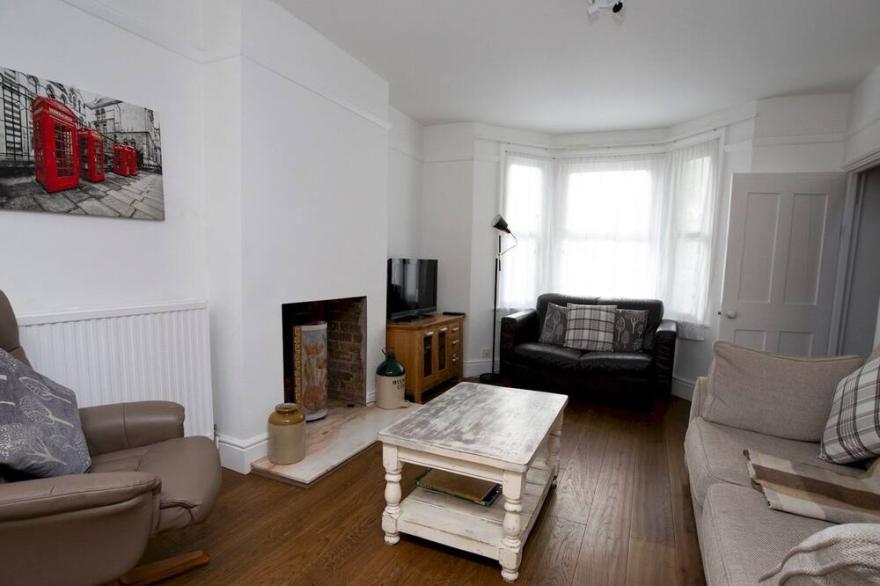 Pass the Keys | Charming, Victorian 3BR Garden Home - Oxford