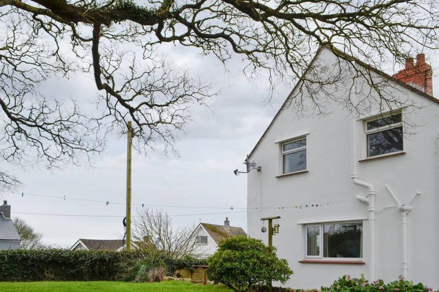3 bedroom accommodation in Rhossilli, near Swansea