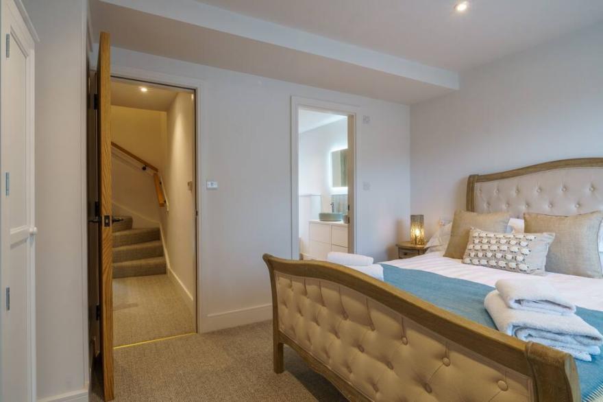 Wansfell Nook -  a cottage that sleeps 4 guests  is a beautifully-refurbished stone-built mid-terrac