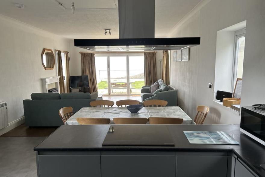 TRELEIGH, family friendly, country holiday cottage in Hayle
