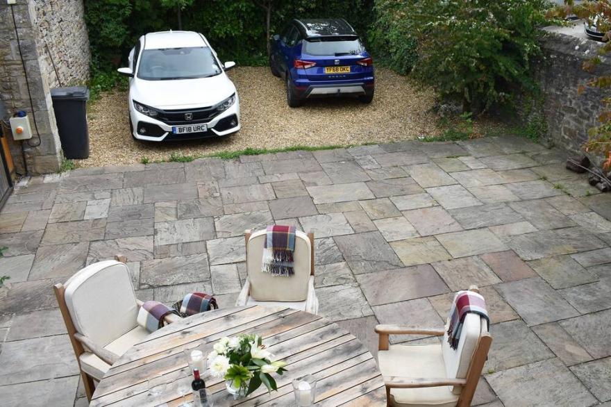 4 bedroom accommodation in Richmond