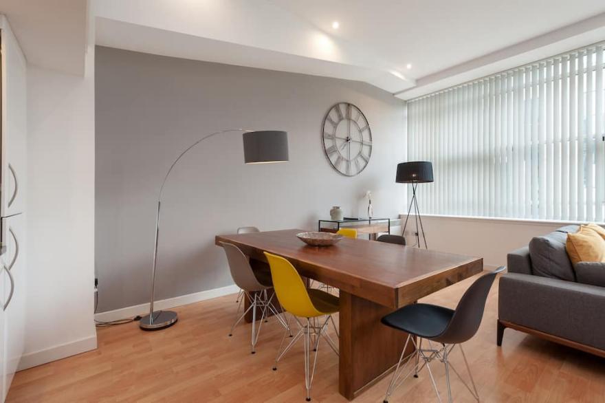 Herald Apartment - Merchant City, Parking available