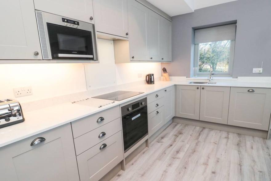 CLOVER COTTAGE, family friendly, luxury holiday cottage in Barrasford