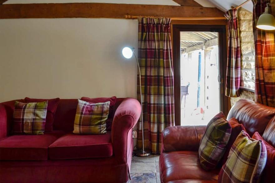 2 bedroom accommodation in near Moreton-in-Marsh