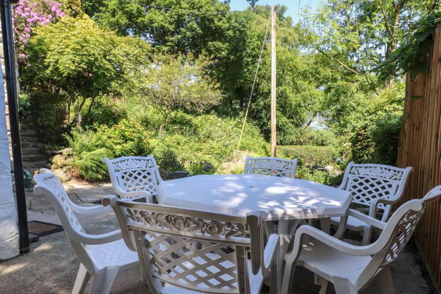 FELIN EITHIN, pet friendly, character holiday cottage in Nefyn