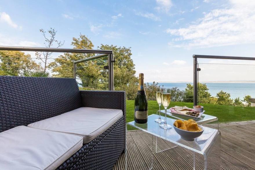 COAST, family friendly, country holiday cottage in St Ives
