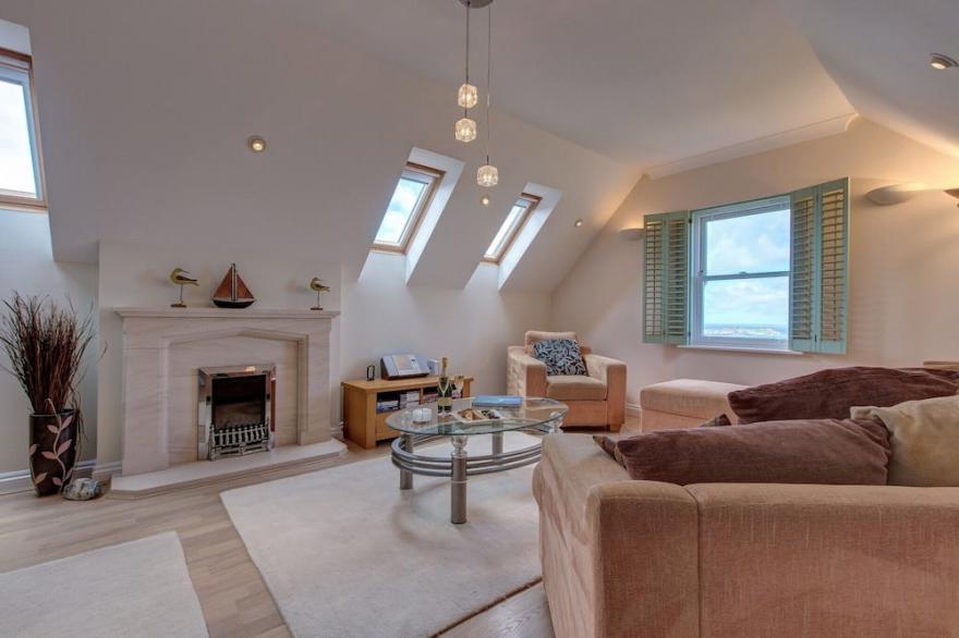 CELESTE, family friendly, character holiday cottage in Carbis Bay