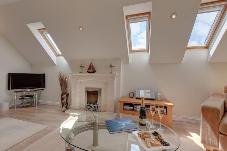 CELESTE, family friendly, character holiday cottage in Carbis Bay