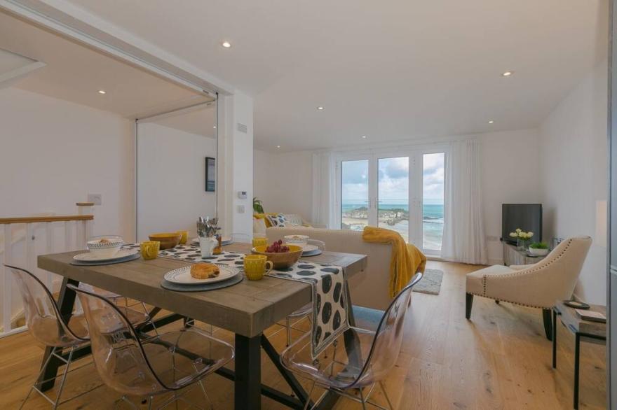 BEACH VIEW, family friendly, country holiday cottage in St Ives