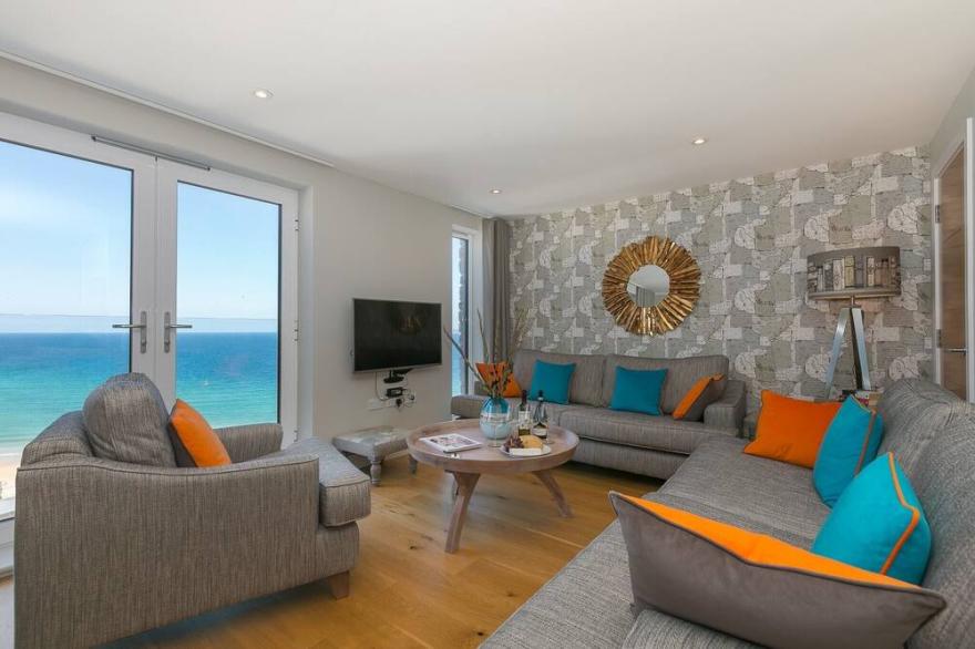THE OYSTER, family friendly, character holiday cottage in St Ives