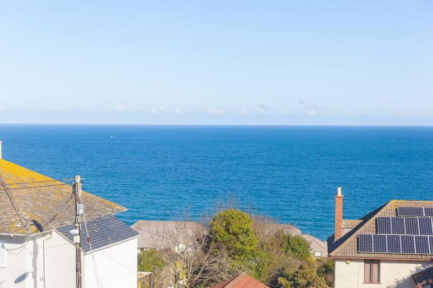 CORNERWAYS, pet friendly, country holiday cottage in Carbis Bay