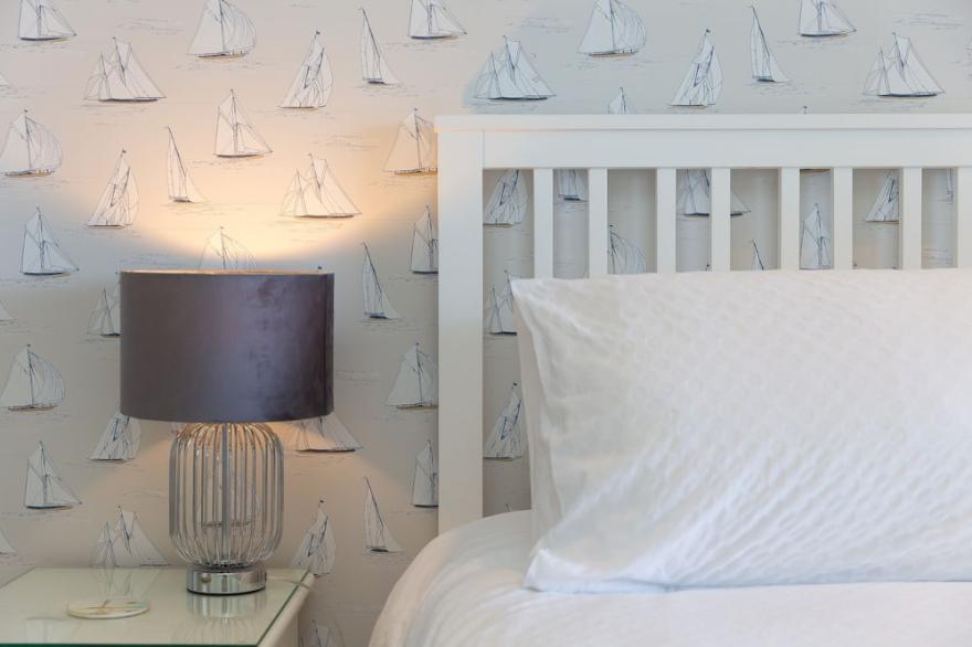WATERS EDGE, family friendly, country holiday cottage in St Ives