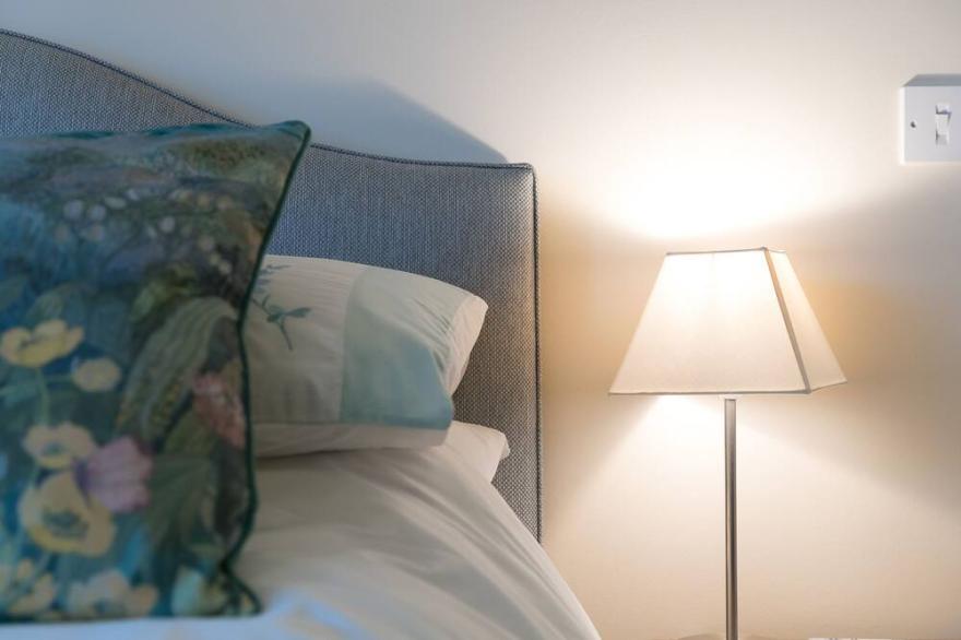 LAURELLIE, family friendly, luxury holiday cottage in Carbis Bay