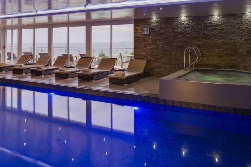 THE VIEW, pet friendly, character holiday cottage in St Ives