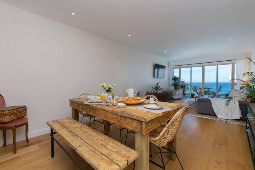 ANCHORS REST, family friendly, country holiday cottage in Carbis Bay