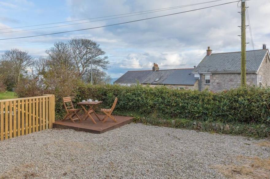 OCEAN GATE, pet friendly, with a garden in Carbis Bay