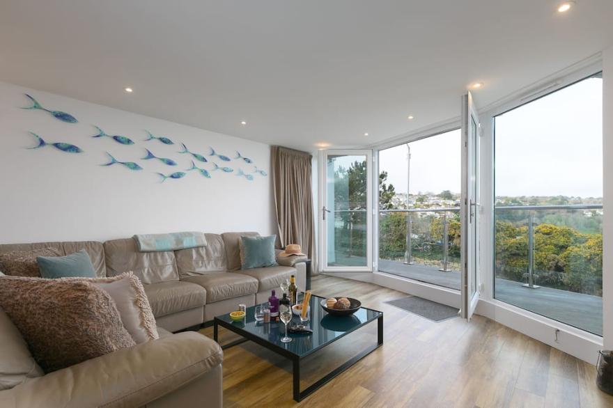 STARBOARD, family friendly, character holiday cottage in Carbis Bay