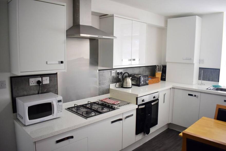 Luxurious disabled friendly apartment with parking