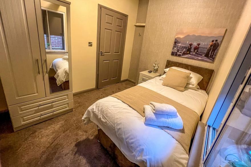 2 Bedroom Classic Apartment