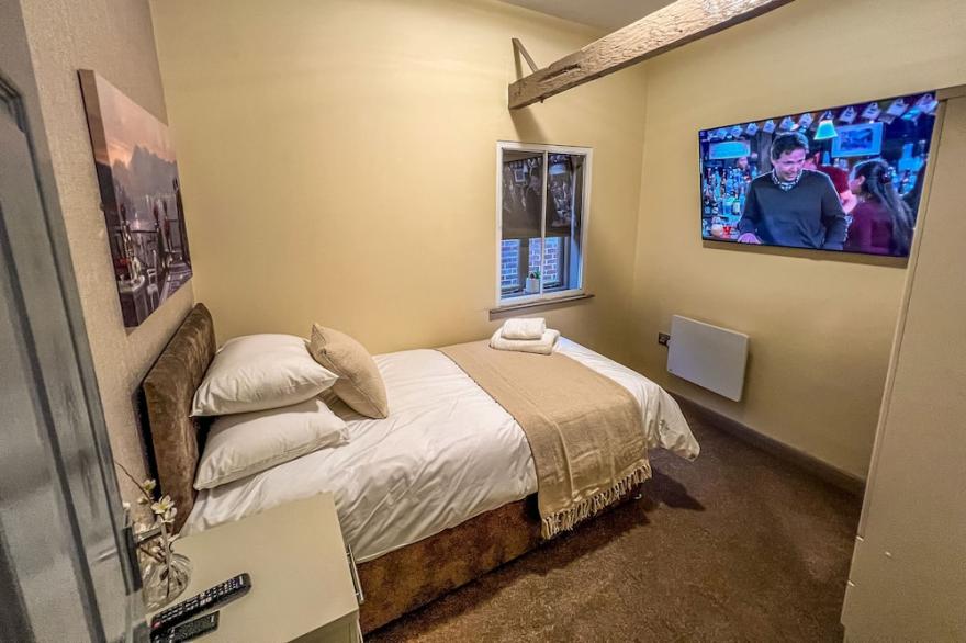 2 Bedroom Classic Apartment