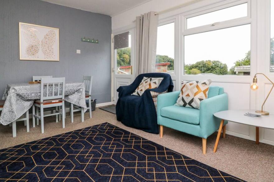 6 BUCKLANDS, family friendly, with pool in Bucks Cross, Bideford