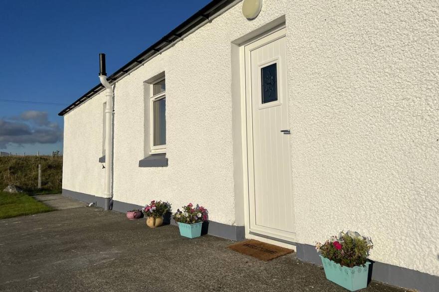 DUN BUIDHE, pet friendly in Daliburgh, Isle Of South Uist