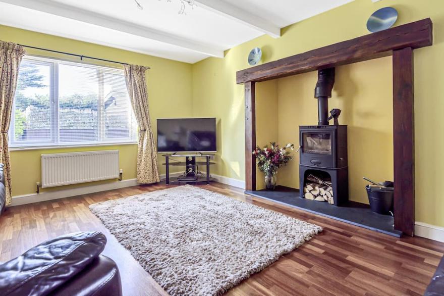CURRAH, family friendly, character holiday cottage in Perranporth