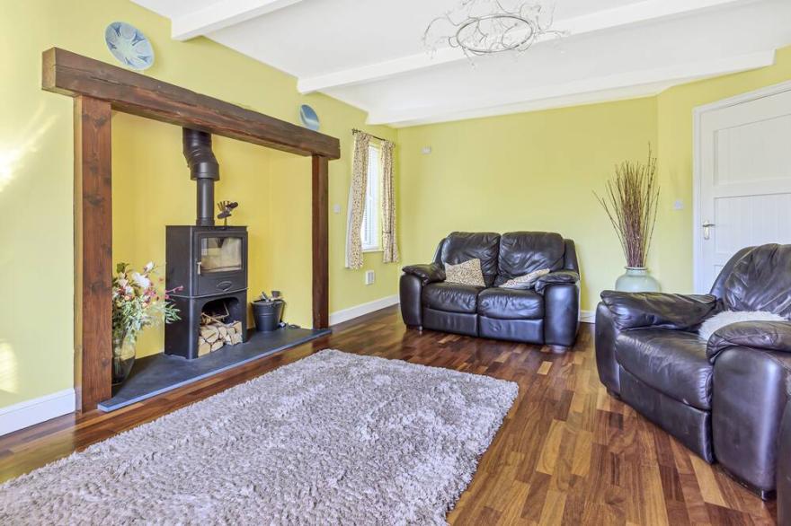 CURRAH, family friendly, character holiday cottage in Perranporth