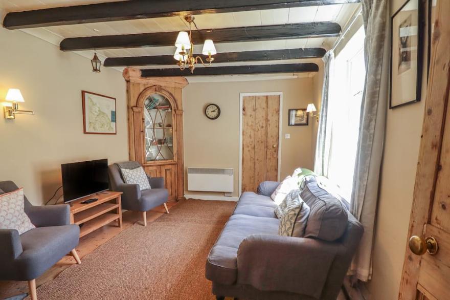 STORM COTTAGE, family friendly, character holiday cottage in Whitby