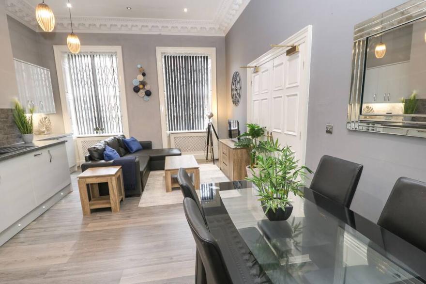 6 ST. JOHNS NORTH APARTMENTS, romantic in Wakefield