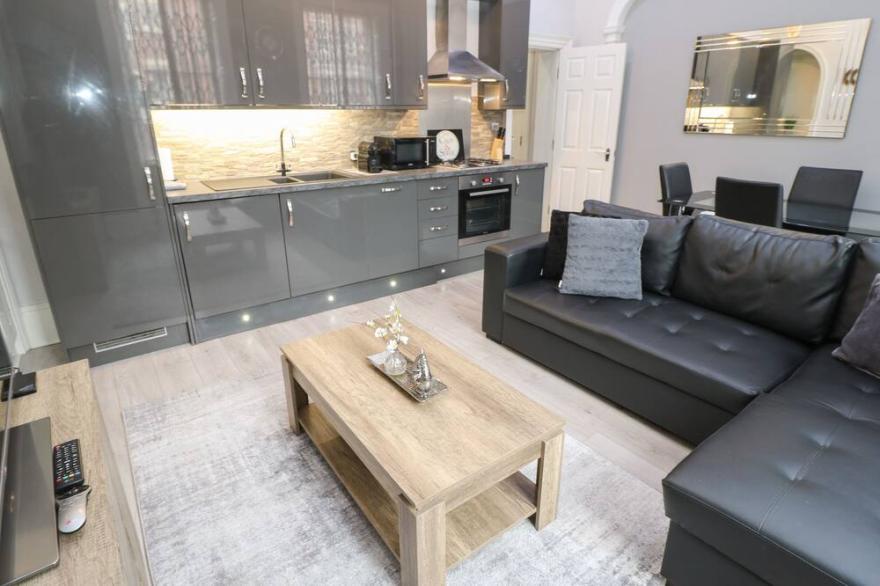 7 ST. JOHNS NORTH APARTMENTS, romantic in Wakefield