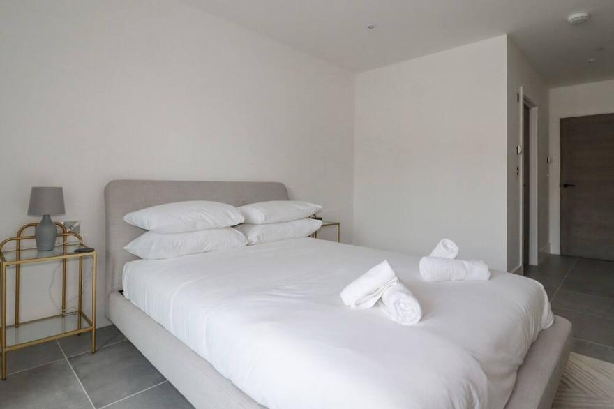 27 CLIFF EDGE, country holiday cottage in Newquay