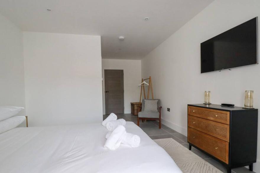 27 CLIFF EDGE, country holiday cottage in Newquay