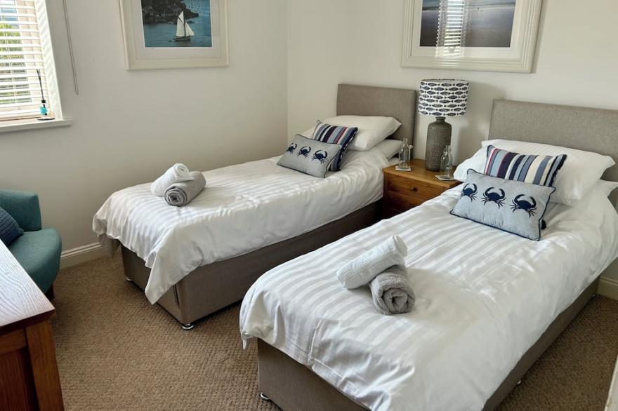 Cosy one bedroom flat with riverviews in Kingswear overlooking Dartmouth