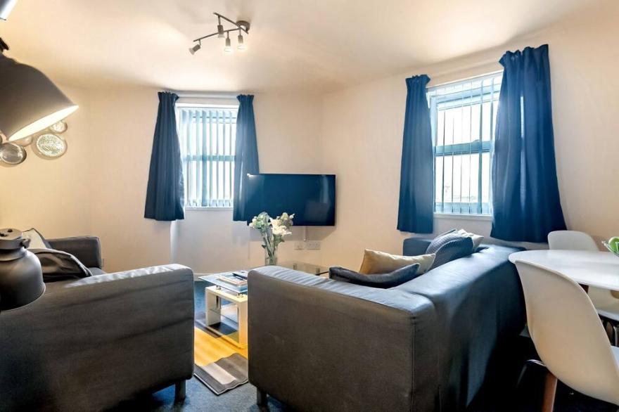 Flat 7, Cheltenham, St George's - St George's 4 Bedroom, self contained, Apartment