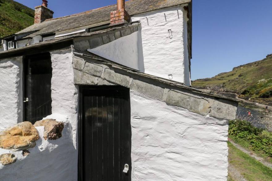 HARBOUR COTTAGE, pet friendly, luxury holiday cottage in Boscastle