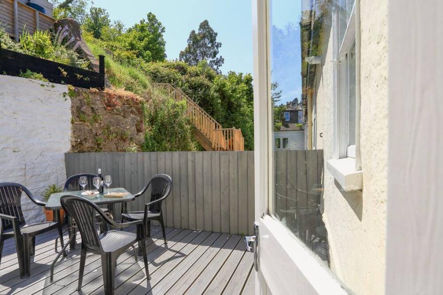 CREW HOUSE, pet friendly, with open fire in Dartmouth