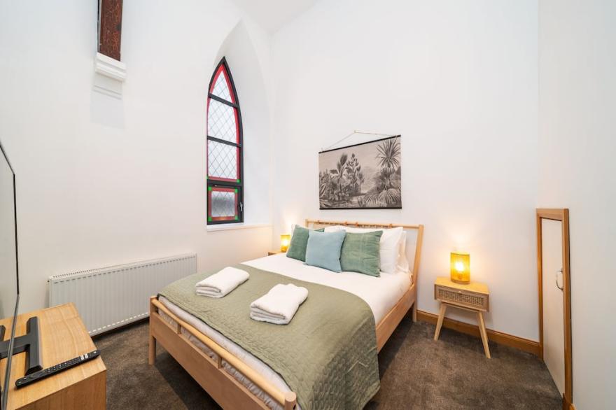 2 bed luxury apartment in Montrose - close to the beach