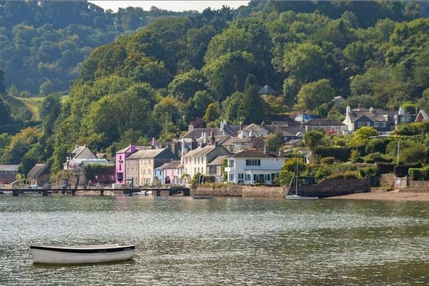 Unique Dittisham Waterside Home with pool