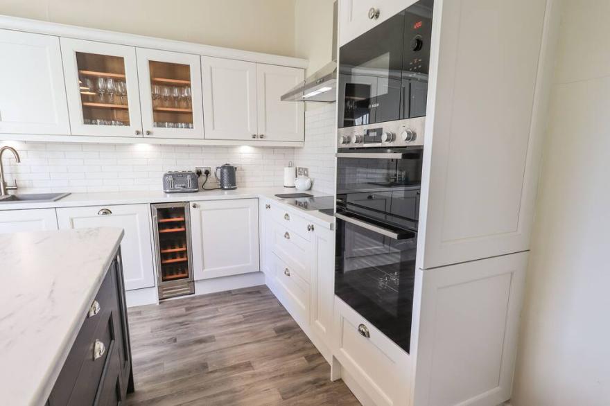 BAKERS REST COTTAGE, family friendly in Grasmere